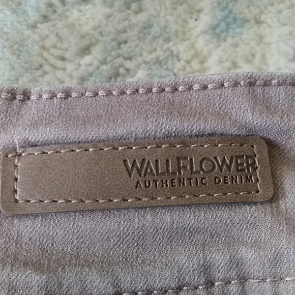 Wallflower Distressed Cuff Denim Jeans - Picture 3 of 16